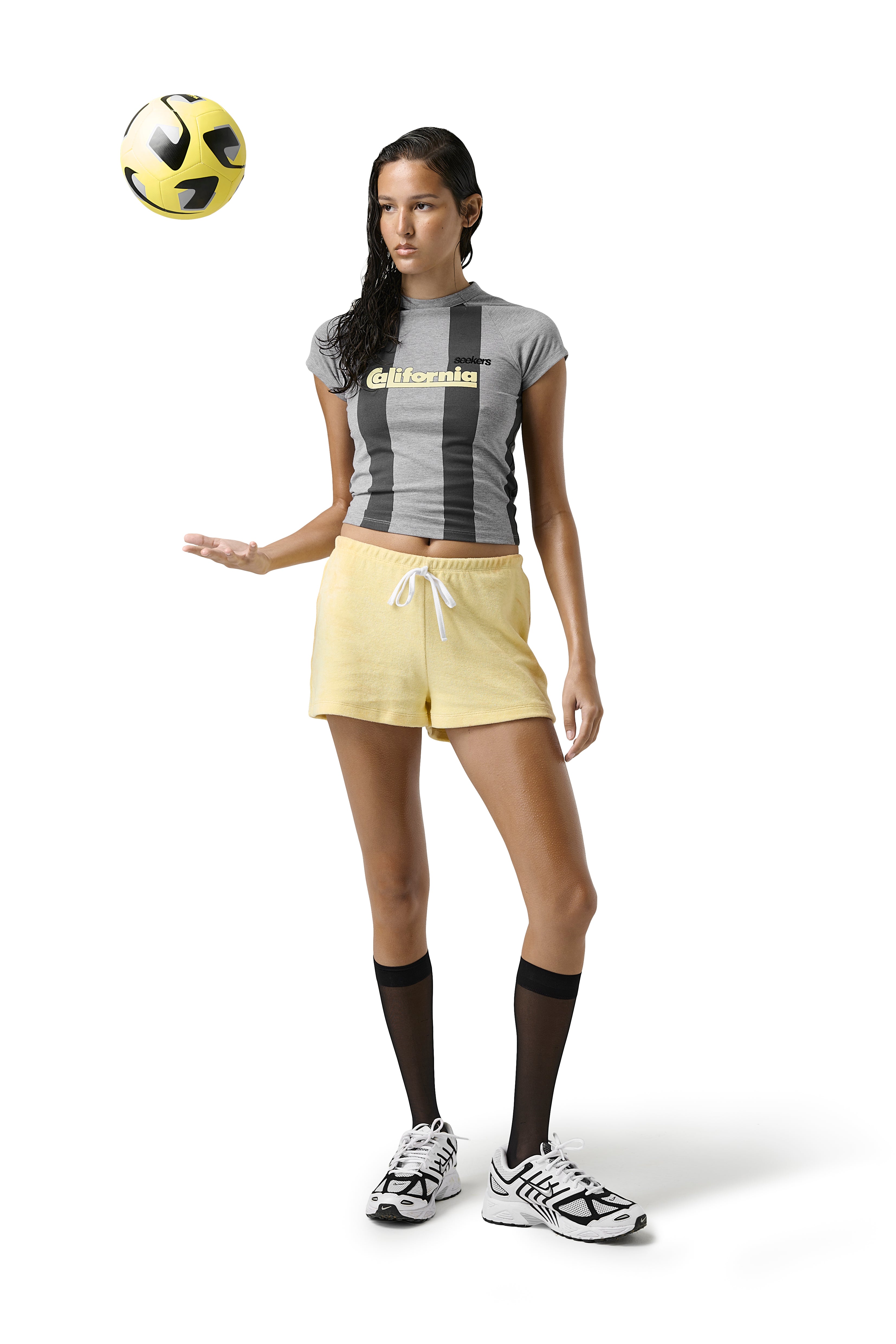 Model Scarlett is 5'8" and wears size S.